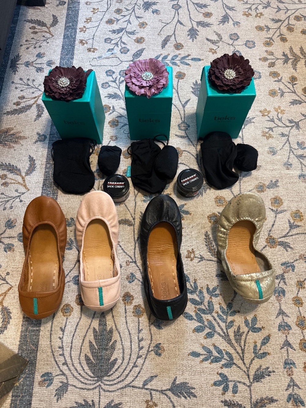 Tieks flats- 4 pairs in great condition (size 9)